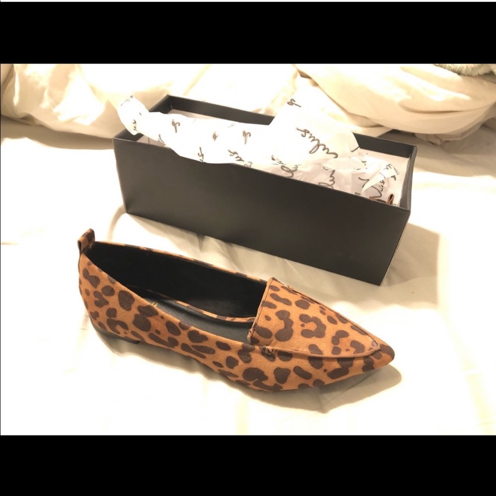 Leopard flats size:8